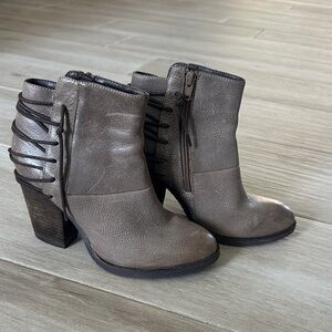 Steve Madden Taupe Leather Ankle Booties lace up